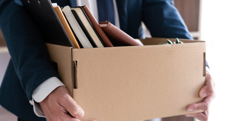 休職中の退職勧奨は可能?違法になるケースや合法的に進めるポイントを解説