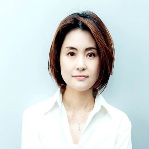 新井　智美